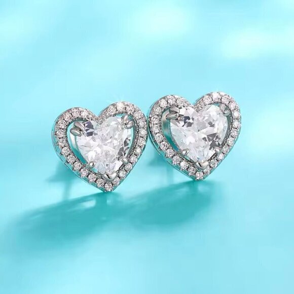 NWT Heart Stud Earrings 14K Gold Plated Cubic Zirconia Halo Setting - Picture 2 of 9